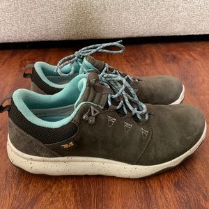 Teva running/hiking cross shoe